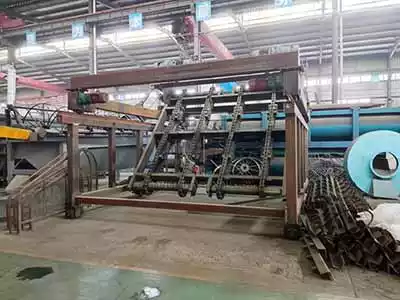 Chain plate type compost turner