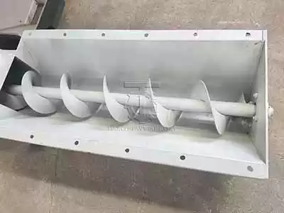 Fertilizer screw conveyor