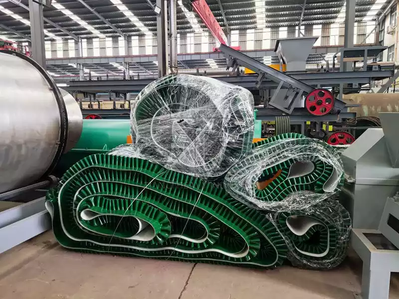 Large angle belt conveyor