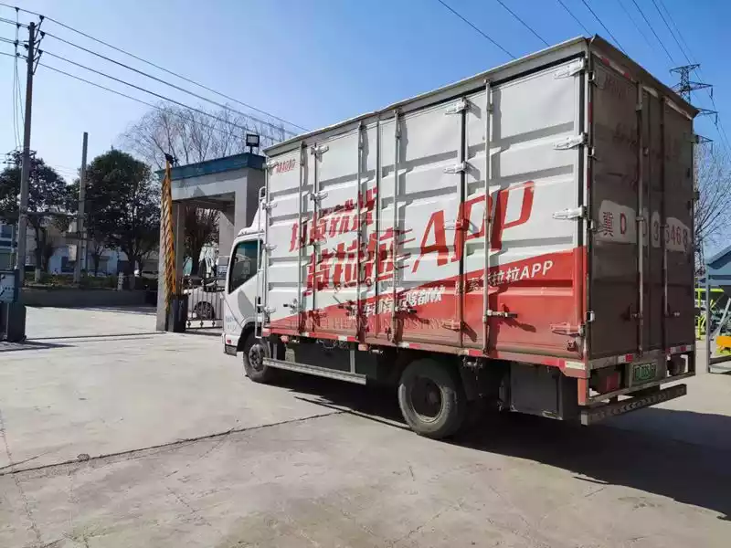 Manure dewatering machine