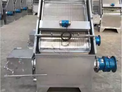 Manure dewatering machine