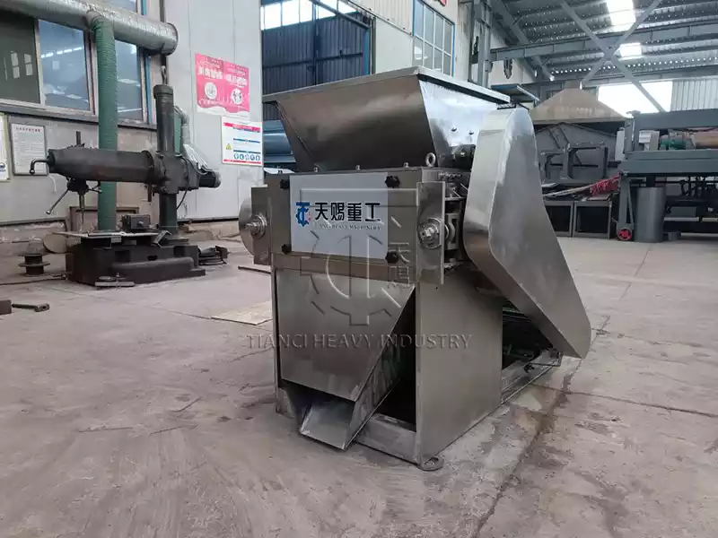 Urea crusher